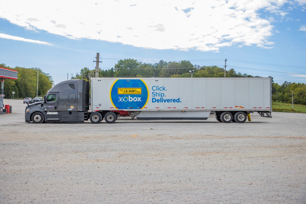 Owner operator hauls a J.B. Hunt trailer.